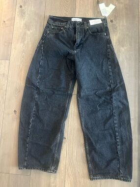 NWT- Abercrombie & Fitch Barrel Black Washed Jeans